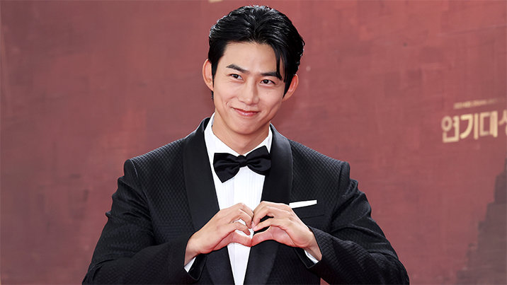 옥택연 비공개 결혼식 사진 유출…신부 얼굴 노출 논란