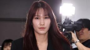 ‘음주운전’ 안혜진, “심려 끼쳐드려 죄송합니다”…고개 숙여 사과