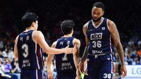 프로농구 KCC, 정관장과 PO 1패 후 2연승…챔프전까지 ‘1승’