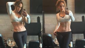 “이 누님, 여전하네”…56세 제니퍼 로페즈의 조각 복근