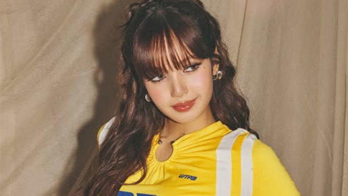 리사, 막 찍어도 A컷…슬림 허리 라인에 완벽 몸매