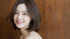 ‘6월의 신부’ 문채원, 순백의 드레스 입고 환한 미소