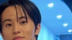 NCT 출신 마크, 인종차별 상징 남부연합기 문양 의상에 사과