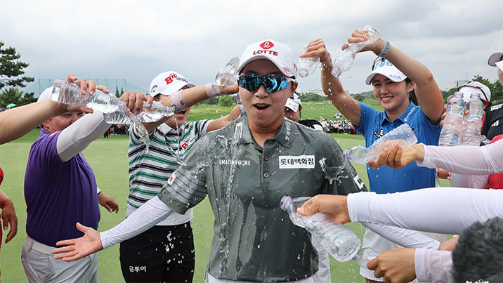 김효주, 시차 이겨내고 롯데 오픈 역전 우승… 올 한국 무대 ‘2전 2승’