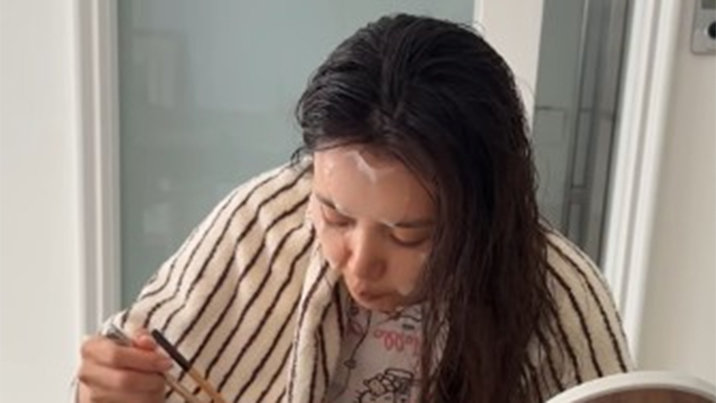 채정안의 ‘뱀파이어’ 비결?…모닝 발레부터 단백질 식단까지 ‘자기관리 끝판왕’