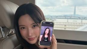 문가영, 휴대폰 속 얼굴 옆에서도 굴욕 없는 미모
