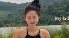 박솔미, 48세 맞아? 블랙 홀터넥 수영복 완벽 소화…군살 없는 탄탄 몸매