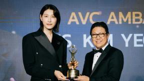 ‘배구 여제’ 김연경, AVC 공로상 수상…“다음 세대 위해 최선”