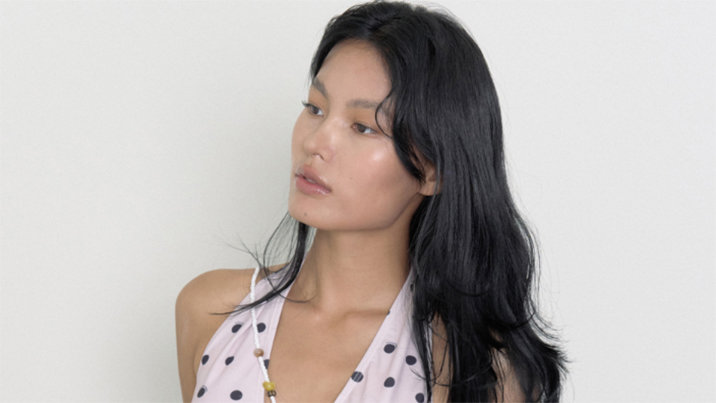 바다에선 수영복, 거리에선 일상복… 올여름 주목받는 ‘탱키니’
