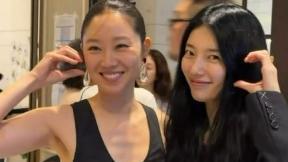 수지·공효진, 얼굴 맞대고 볼하트…남다른 응원센스