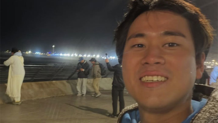 이무진, 모로코 여행 때 모습 공개…그을린 피부 속 환한 미소