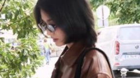 송혜교, 프랑스서 뽐낸 늘씬한 각선미…관리 비법은 ‘요가’