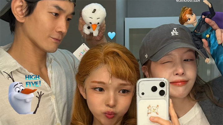 민아♥온주완, 뮤지컬 데이트…커플 모자 맞춰 쓴 신혼부부