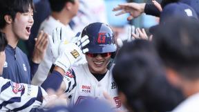 롯데 ‘고춧가루’에 LG 울고 KIA 웃었다…프로야구 3위 싸움 변수 된 ‘거인 군단’