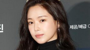 손나은, 모친상 비보…프로골퍼 동생과 슬픔 속 빈소 지켜