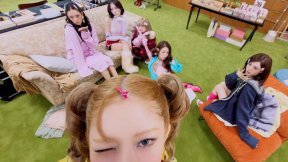 아이브, 신곡 ‘룩스 캔 킬’ MV 티저 공개…위풍당당 히어로 등장