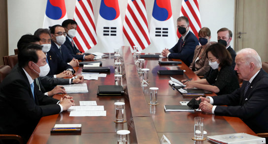 尹 “한미, 반도체·배터리 상호 협력”바이든 “한미동맹, 평화·번영 핵심축”