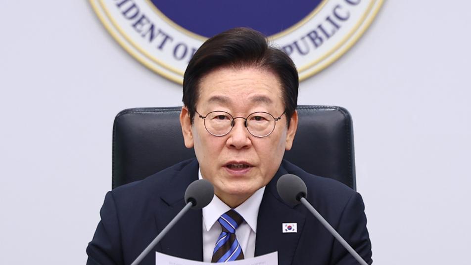 李 “가난한 사람에 비싼 이자 ‘금융계급제’ 개혁”