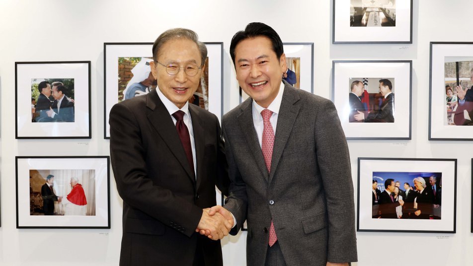 장동혁 만난 MB “수구 보수 되면 퇴보…국민 보고 정치해야”
