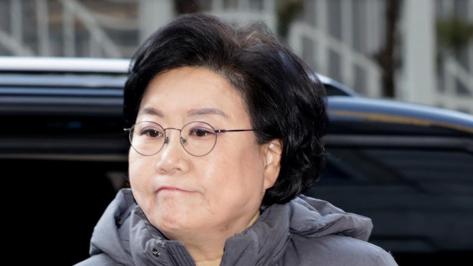 이혜훈 세 아들, 취업전 친척회사 주식 10억씩 증여받아