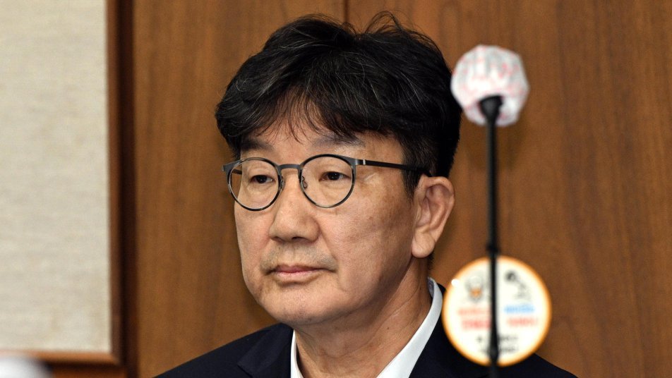 ‘통일교 1억’ 권성동 징역 2년 확정…의원직 상실