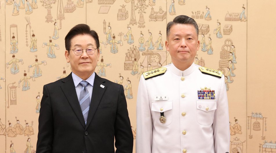 국방부 ‘계엄연루’ 중징계에…강동길 해군참모총장 사의