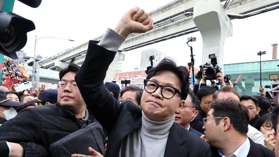 한동훈 “尹 복귀 반대 결의?…어차피 감옥 있는데 그게 절연인가”