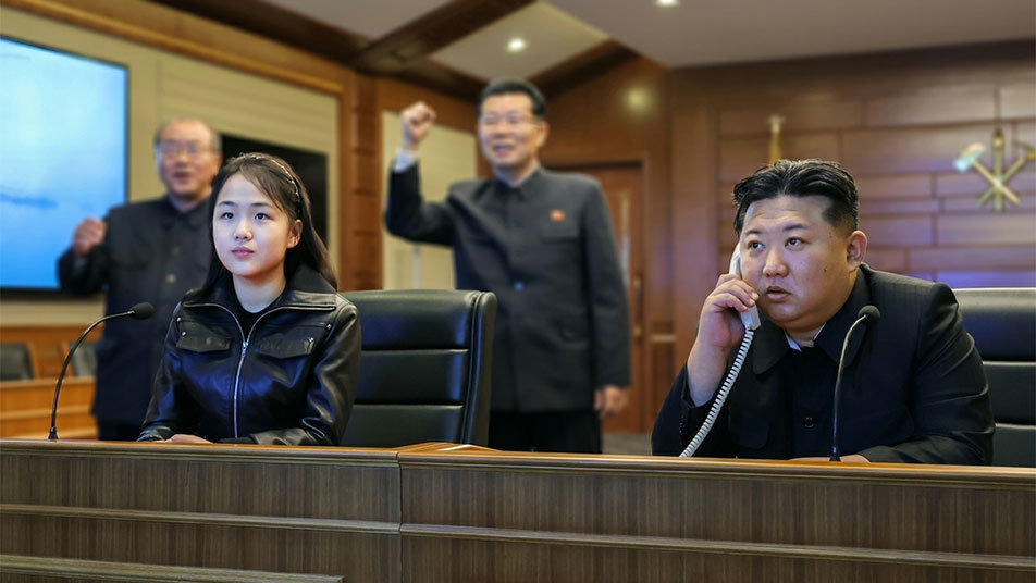 北, 엿새만에 또 북한판 이지스함 미사일 도발