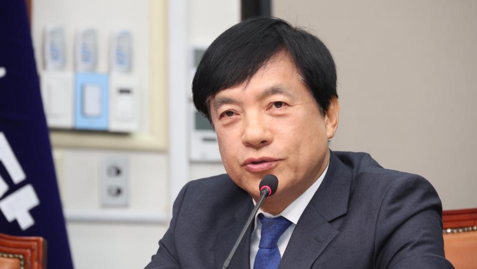 이성윤 “왜 계엄해체 표결 불참했나” 김민석에 재차 입장표명 요구