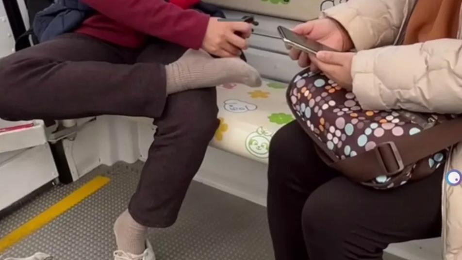 대만 케이블카 ‘발 마사지’ 영상 논란…“이게 한국인?”