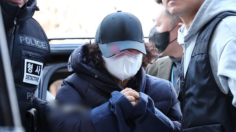 부부싸움중 남편 살해 60대, “계획했나” 물음에 고개 저어