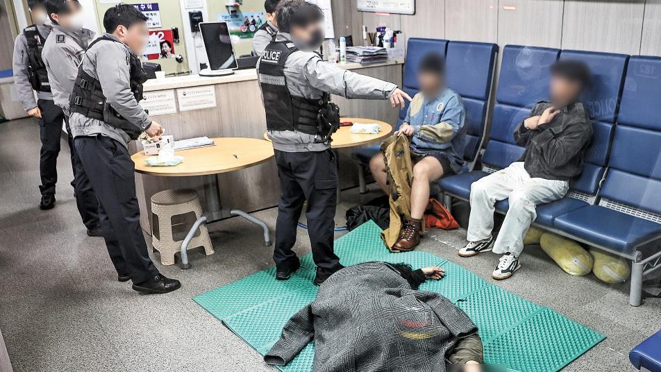 하루 2500건 주취난동… 날아간 ‘치안 골든타임’