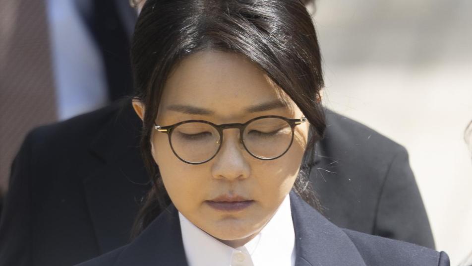 尹 ‘무상 여론조사’ 유죄에…특검 “김건희 재판에도 반영을”