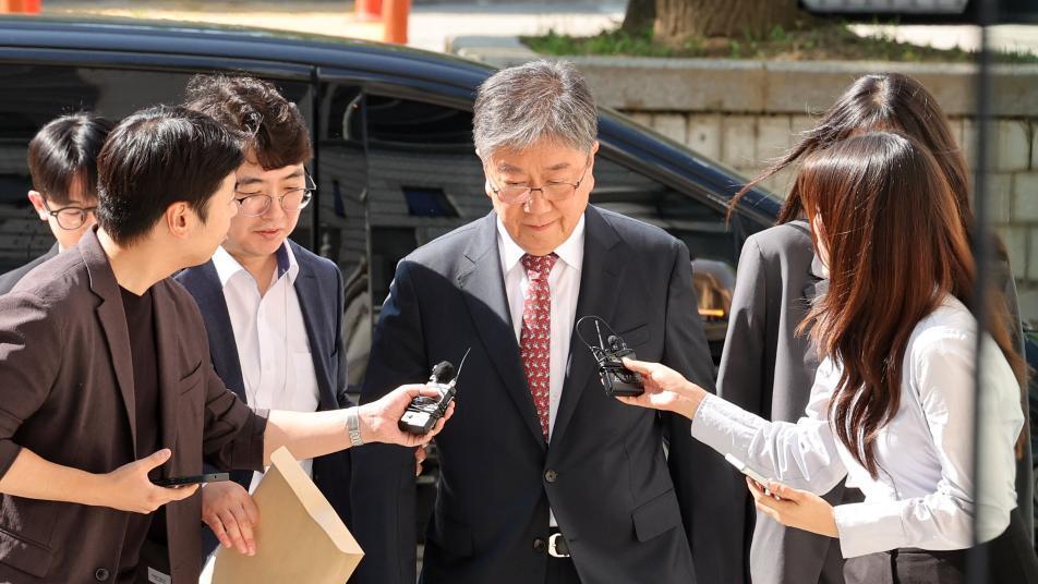 ‘尹 관저이전 의혹’ 수사 속도내는 종합특검… 김대기 前비서실장-윤재순 前비서관 구속