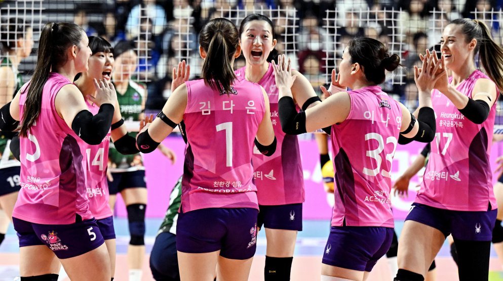 ‘김연경 시구’ 응원 받은 흥국생명, 시즌 첫 3연승 신바람