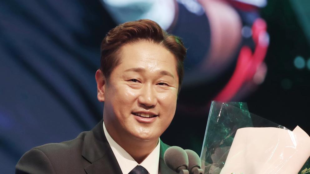 ‘조선의 4번 타자’ 이대호, 대만 중신 객원 타격코치 선임