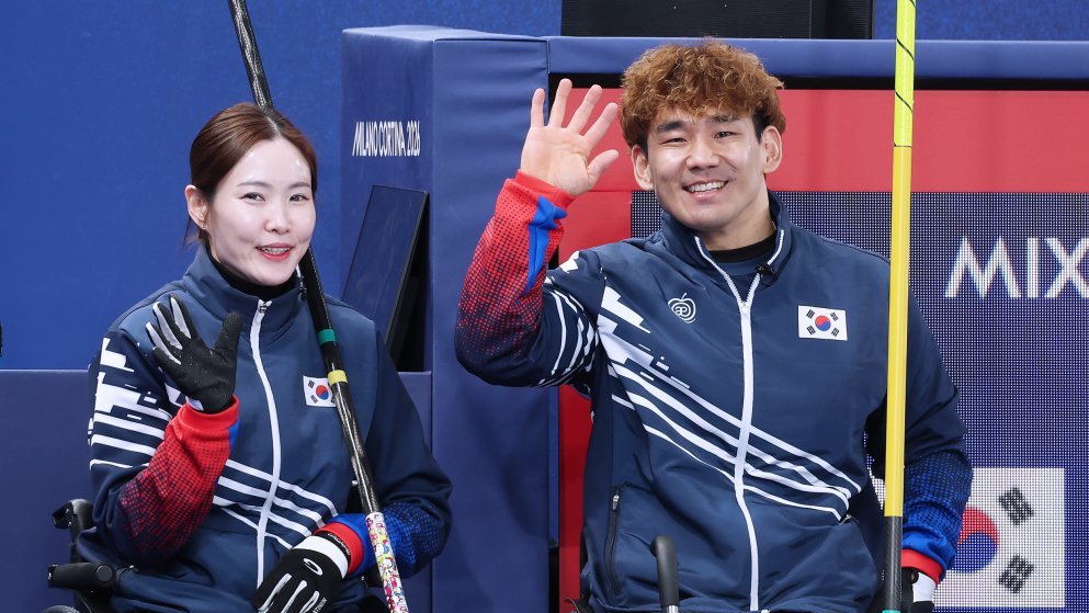 韓 휠체어컬링 백혜진-이용석, 사상 최초 금메달 노린다