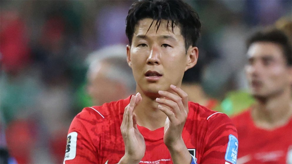 손흥민 “꿈의 무대가 무너진 것 같아 착잡…다시 죽기 살기로 달릴 것”