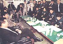 버스 임금협상 밤샘 진통