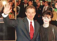 최연소총리 블레어부부