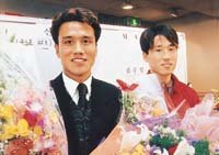 김주성(左) 신진원