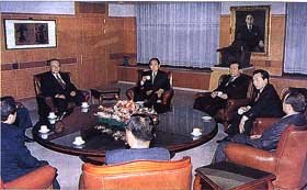 3후보 本社 김병관회장과 환담