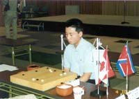 최근 열린 22회 세계아마바둑대회에 참가한 북한 대표 박호길 아마5단이 수읽기에 몰두하고 있다.