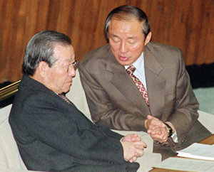 JP 누구 손 들어줄까