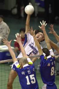 현대자동차-한양대 경기중 한양대 이경수의 공격모습.