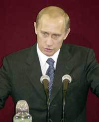 푸틴 대통령이 28일 국회본회의에서 연설하고 있다.