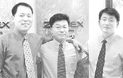 방건동기술이사, 임헌욱기술이사, 류동식사장(왼쪽부터)