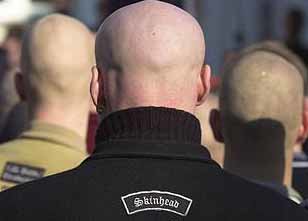 신나치주의자들의 독특한 복장