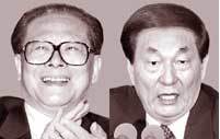 장쩌민(왼쪽)주룽지