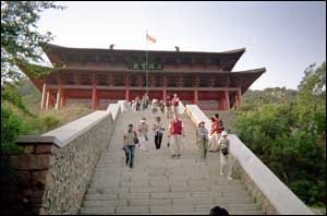 장보고 영정을 모신 적산법화원 정경